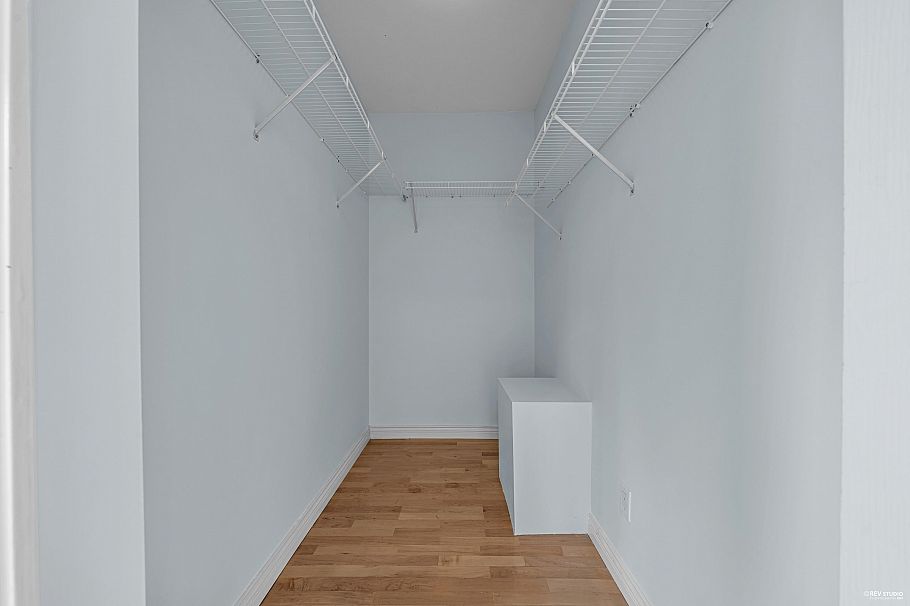 213 W 28th Street North Vancouver, BC - 10