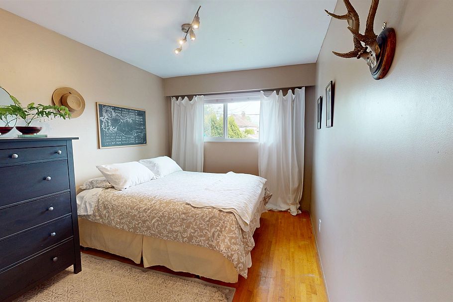 483 E 31st Avenue Vancouver, BC - 9