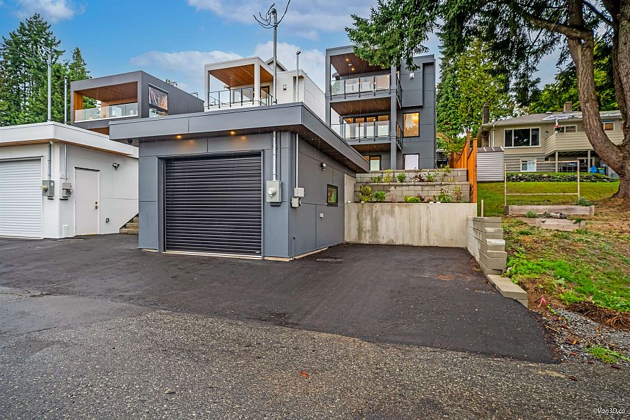 973 Adderley Street North Vancouver, BC - 6