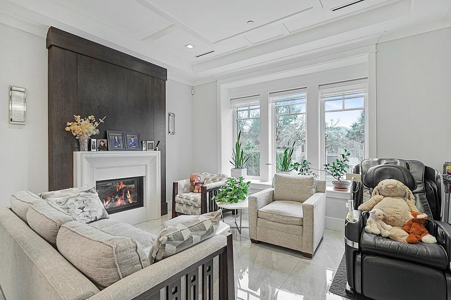 1895 W 60th Avenue Vancouver, BC - 2