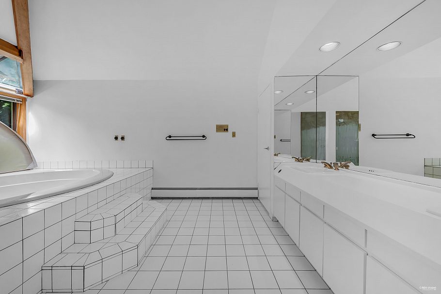 2901 Allan Road North Vancouver, BC - 20