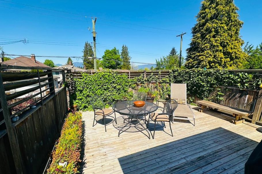 483 E 31st Avenue Vancouver, BC - 31