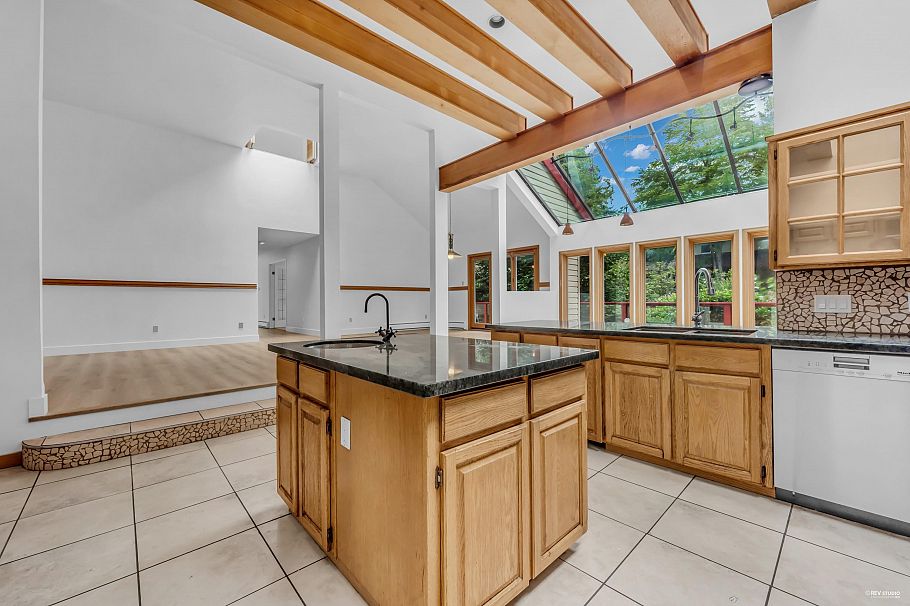 2901 Allan Road North Vancouver, BC - 4