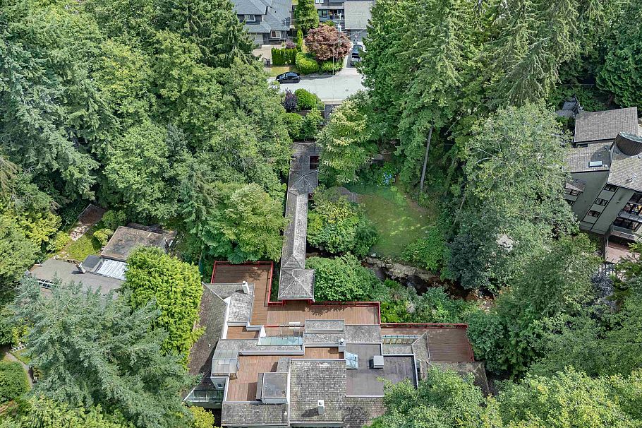 2901 Allan Road North Vancouver, BC - 39