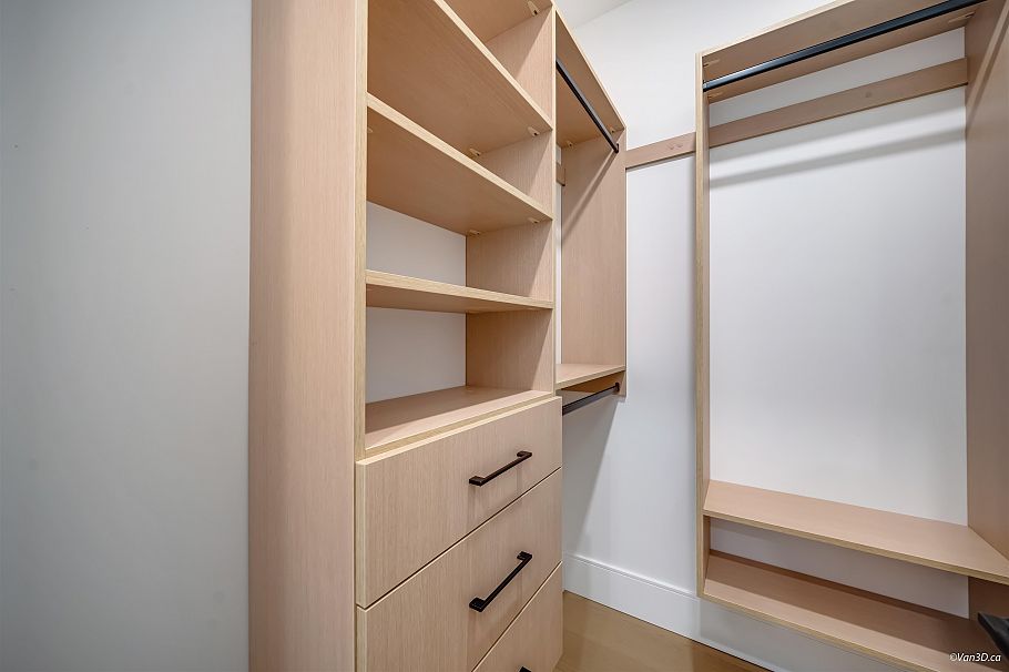 973 Adderley Street North Vancouver, BC - 21