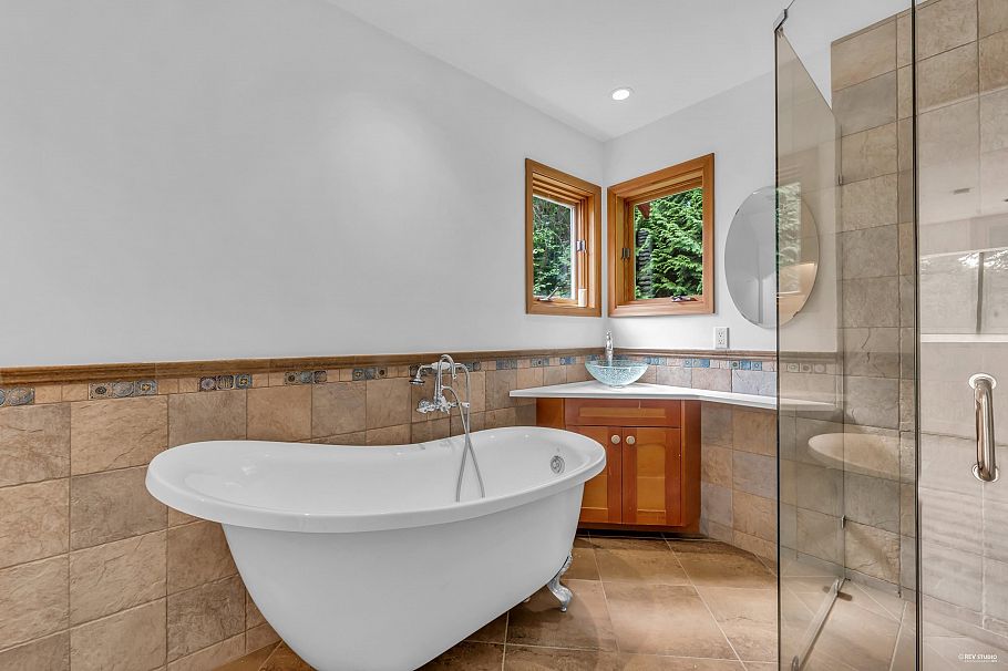 2901 Allan Road North Vancouver, BC - 23