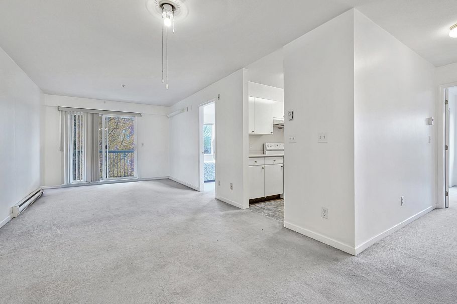 211 3624 Fraser Street Vancouver, BC - 9