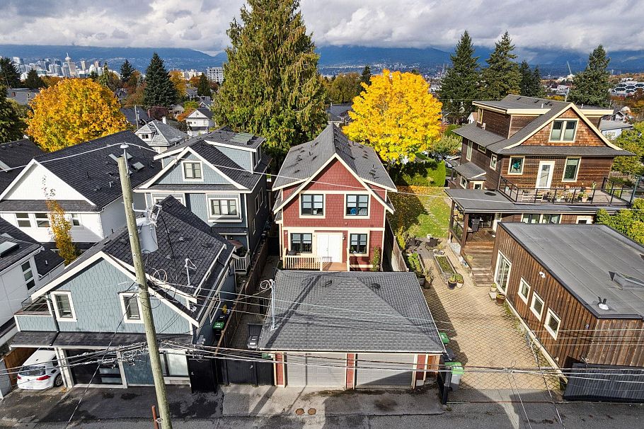 764 E 14th Avenue Vancouver, BC - 34