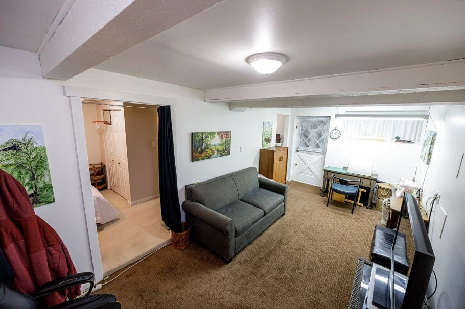 1061 Gladwin Drive North Vancouver, BC - 23