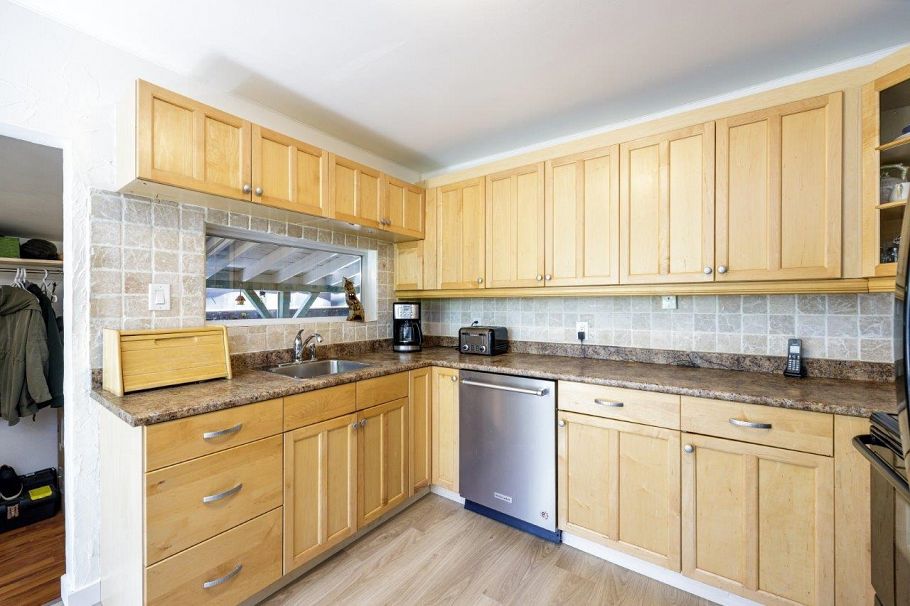 1061 Gladwin Drive North Vancouver, BC - 7