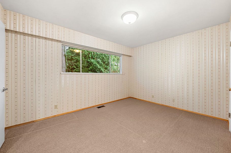 2086 Tompkins Crescent North Vancouver, BC - 13