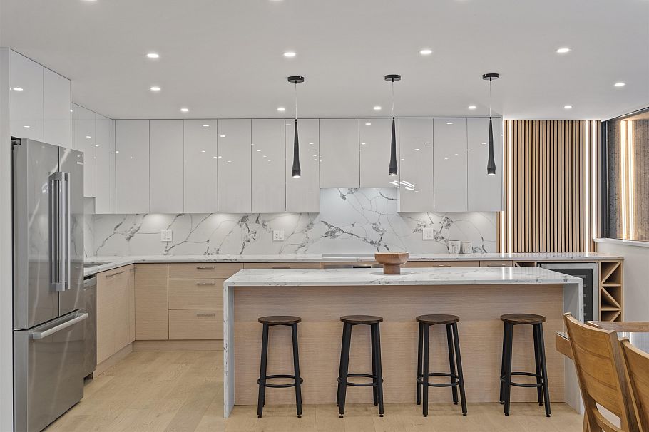 1207 1515 Eastern Avenue North Vancouver, BC - 1