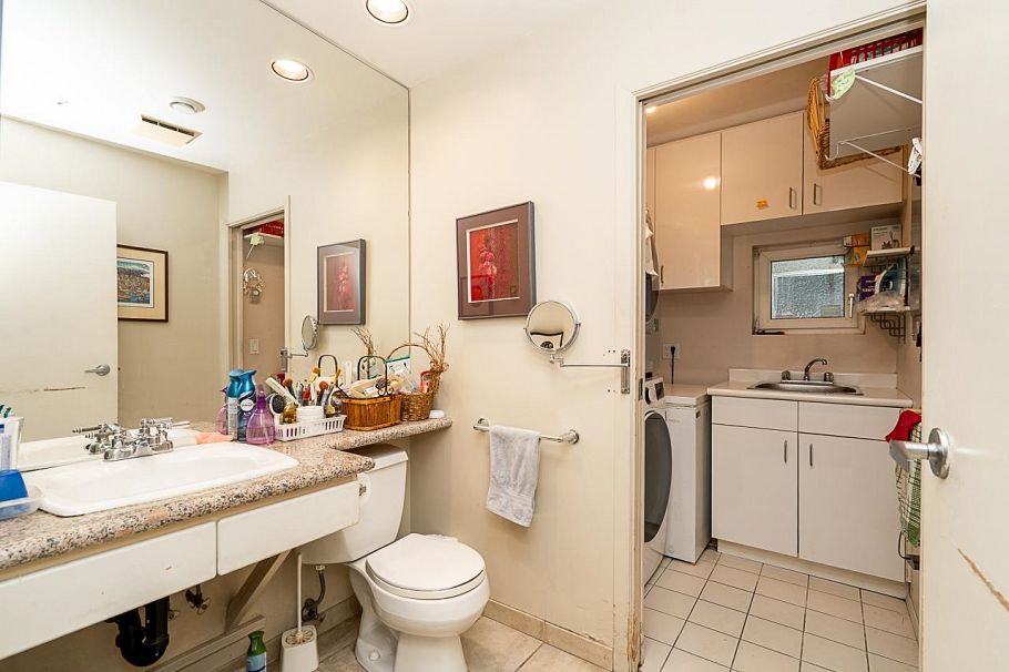 2443 W 47th Avenue Vancouver, BC - 12