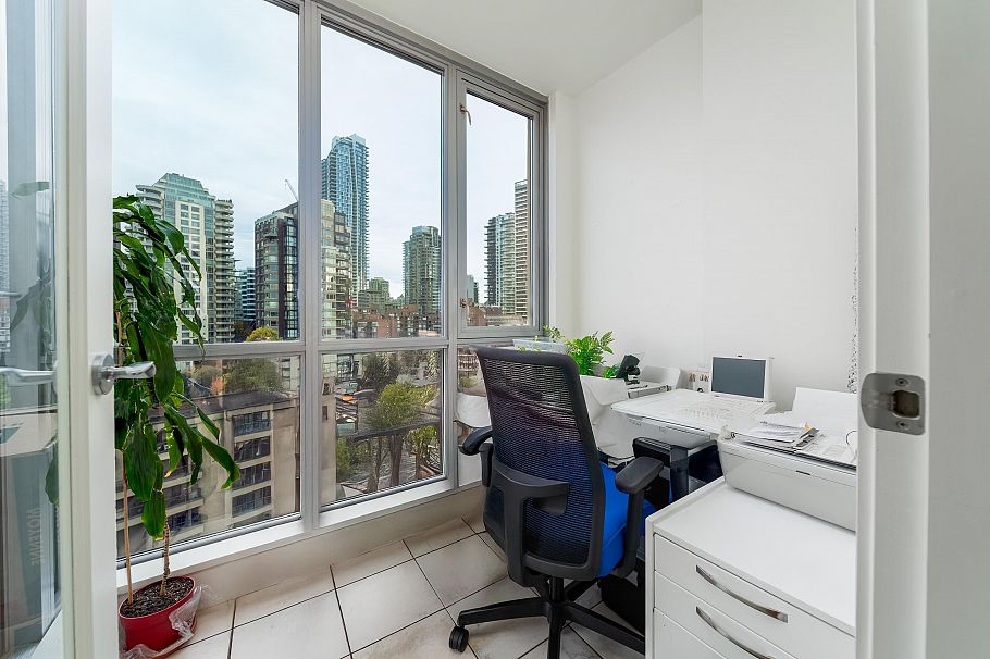 1506 1005 Beach Avenue Vancouver, BC - 12