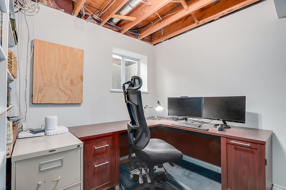 1806 Deep Cove Road North Vancouver, BC - 26