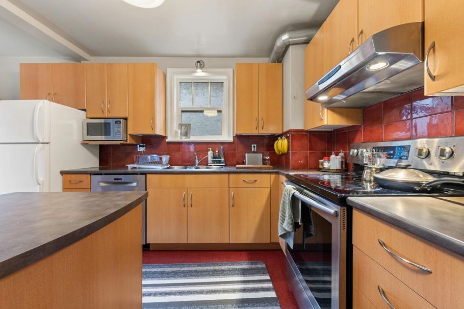 2125 E 5th Avenue Vancouver, BC - 9