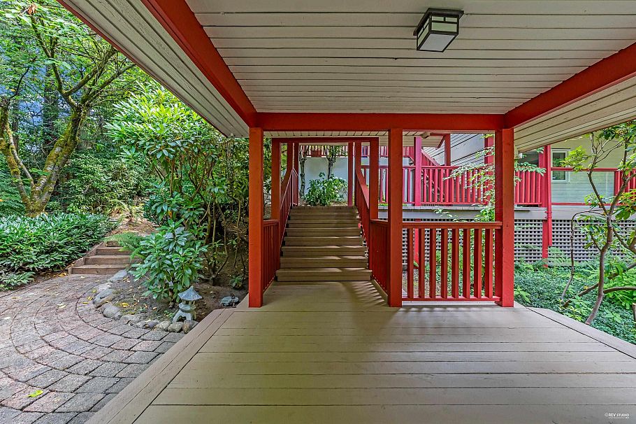 2901 Allan Road North Vancouver, BC - 35