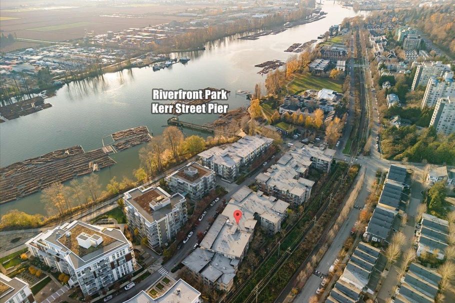 412 3163 Riverwalk Avenue Vancouver, BC - 4