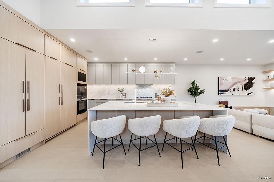 971 Adderley Street North Vancouver, BC - 9