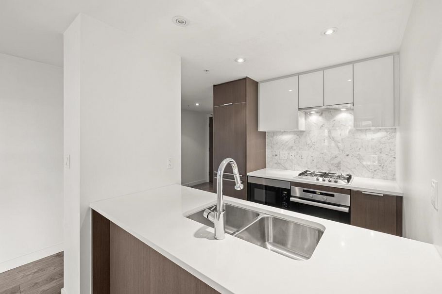 502 110 Switchmen Street Vancouver, BC - 11