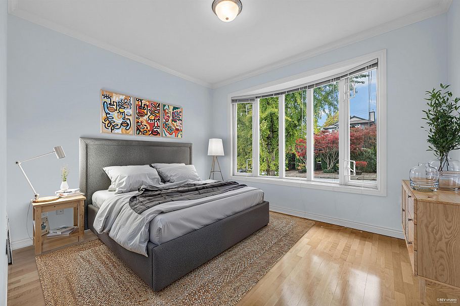 213 W 28th Street North Vancouver, BC - 11