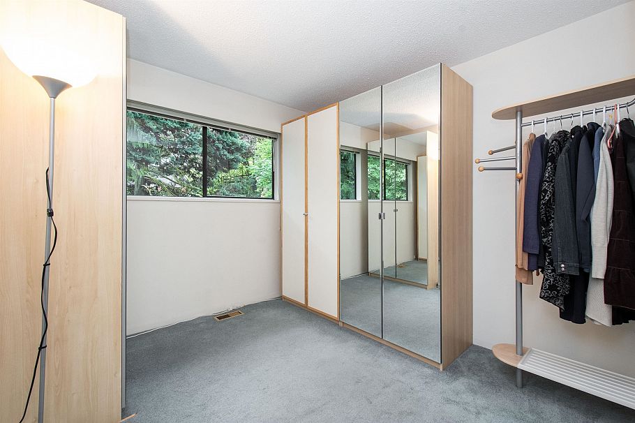 3875 Regent Avenue North Vancouver, BC - 16