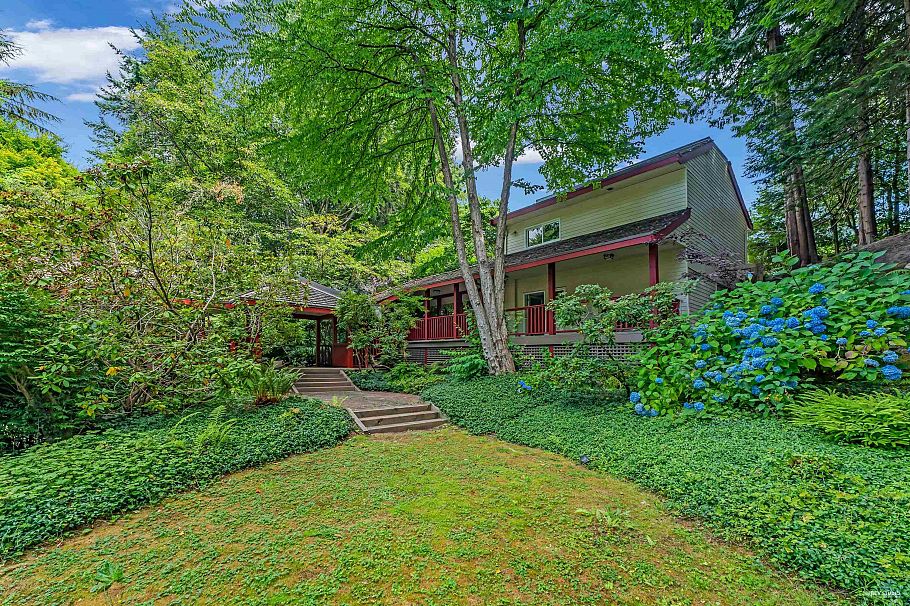 2901 Allan Road North Vancouver, BC - 38