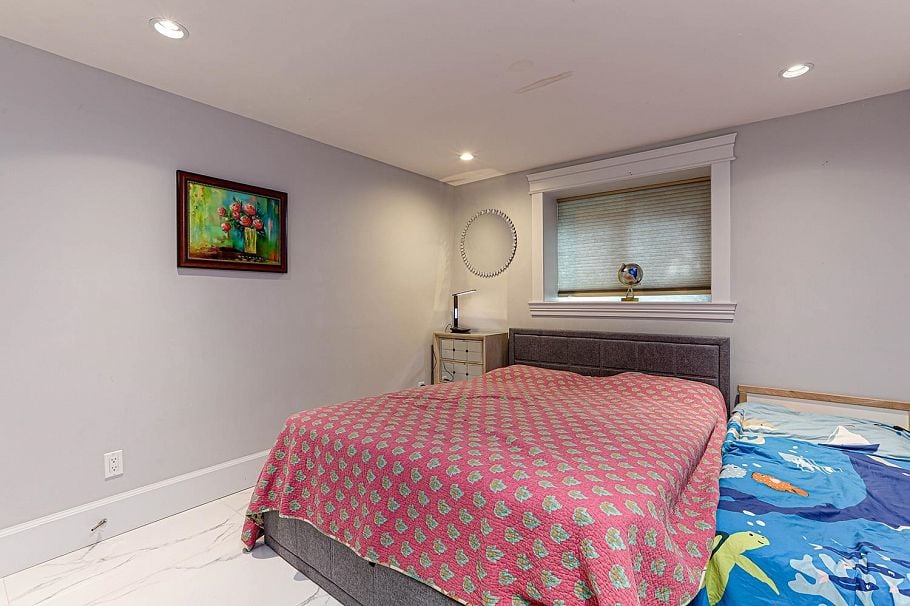 3263 Norwood Avenue North Vancouver, BC - 36