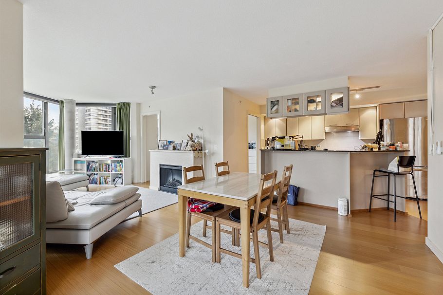 501 683 Victoria Park West North Vancouver, BC - 5