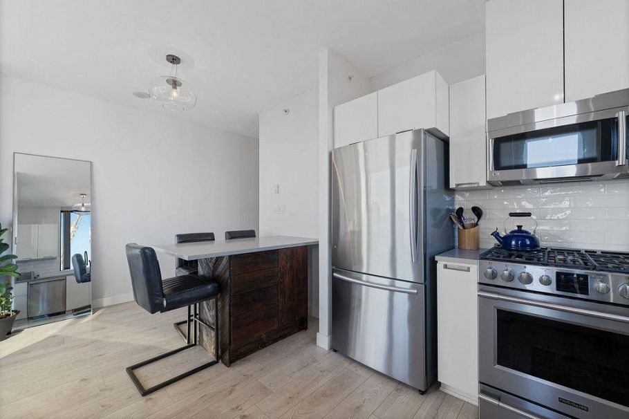 1707 151 W 2nd Street North Vancouver, BC - 20