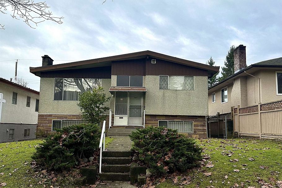 2007 E 2nd Avenue Vancouver, BC - 3