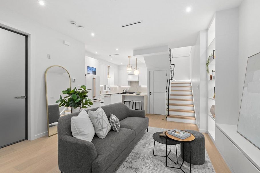 683 W 18th Avenue Vancouver, BC - 5