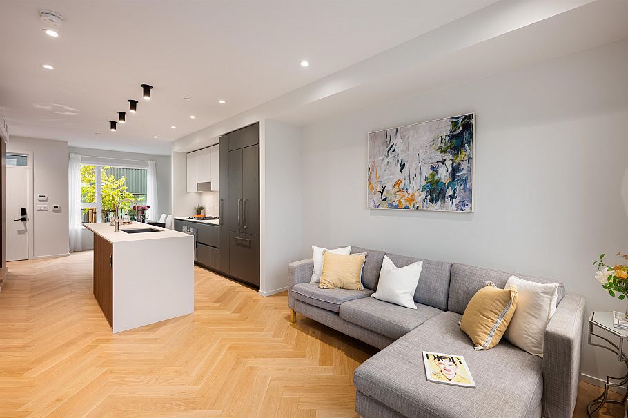 173 805 W 49th Avenue Vancouver, BC - 2