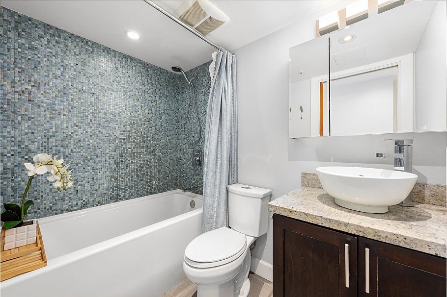 206 2988 Alder Street Vancouver, BC - 12