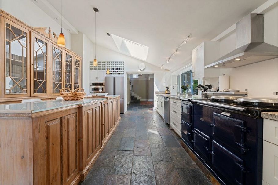 284 Sandringham Crescent North Vancouver, BC - 16