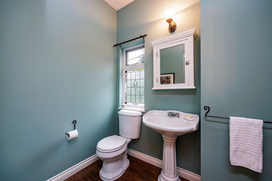 1806 Deep Cove Road North Vancouver, BC - 18