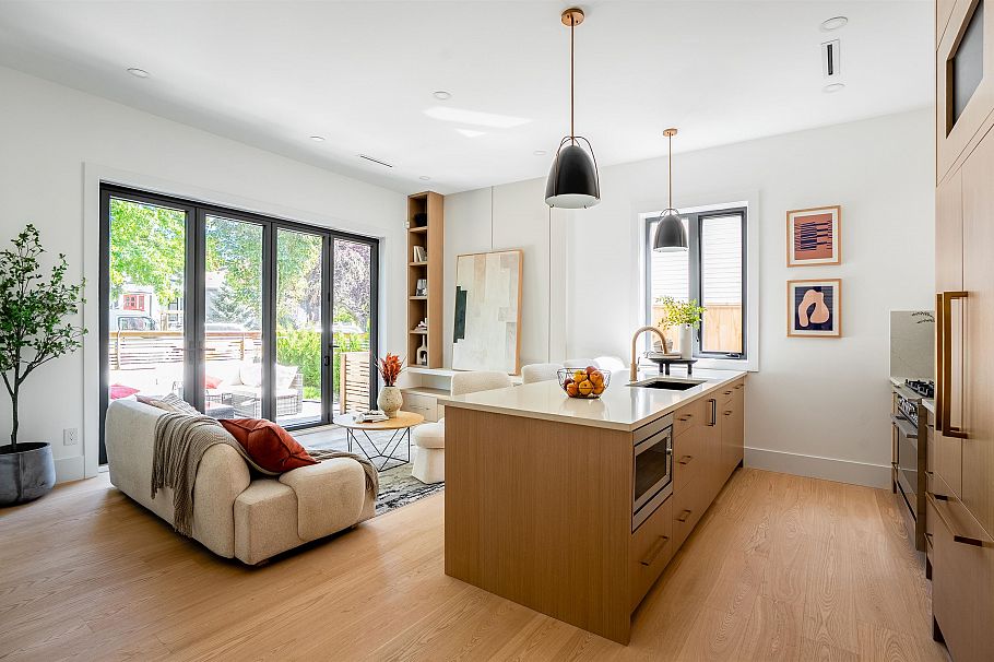 1 356 E 40th Avenue Vancouver, BC - 5