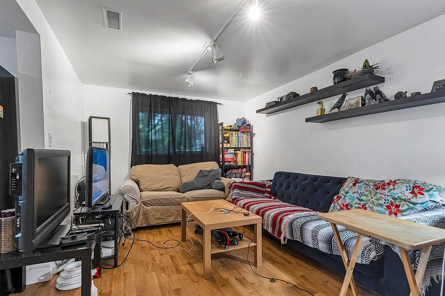 1836 E 1st Avenue Vancouver, BC - 6