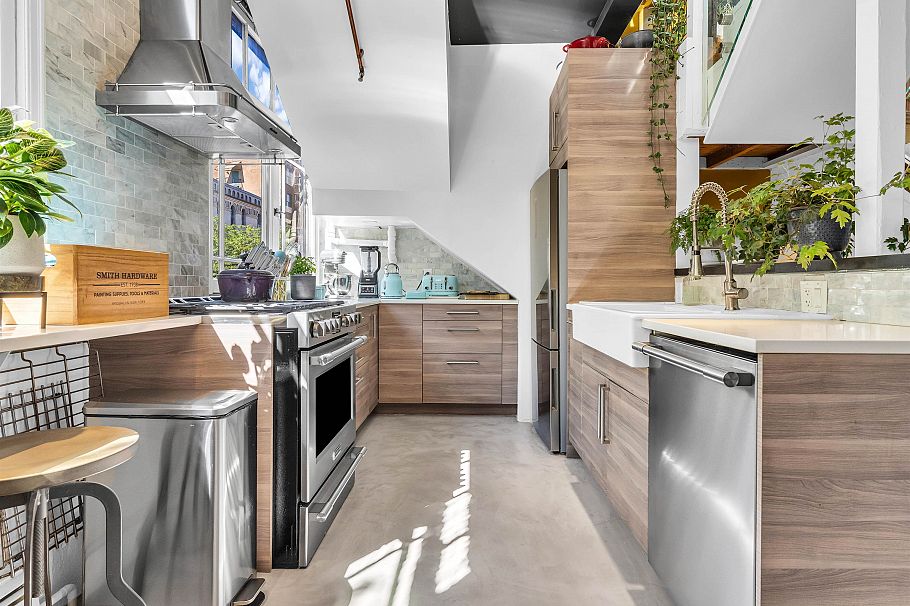 83 Alexander Street Vancouver, BC - 3