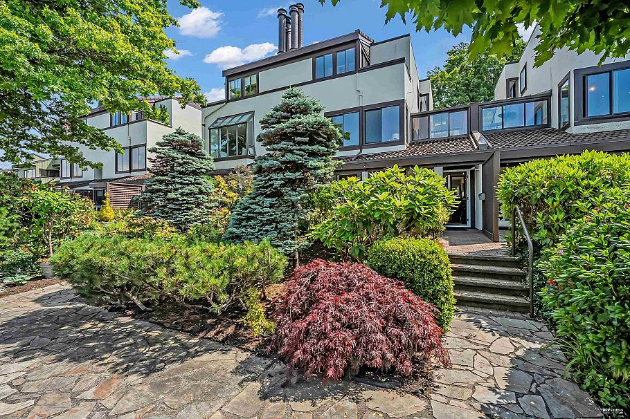 1106 Ironwork Passage Vancouver, BC - 33