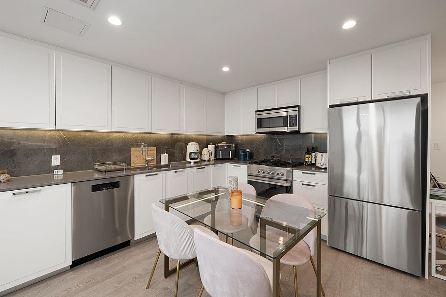 1705 1401 Hunter Street North Vancouver, BC - 4