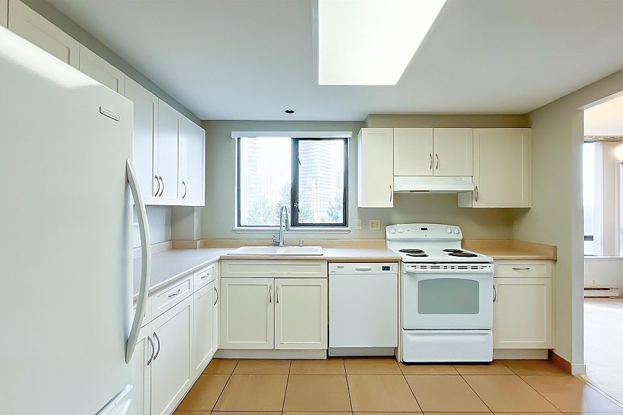 901 6282 Kathleen Avenue Burnaby, BC - 4