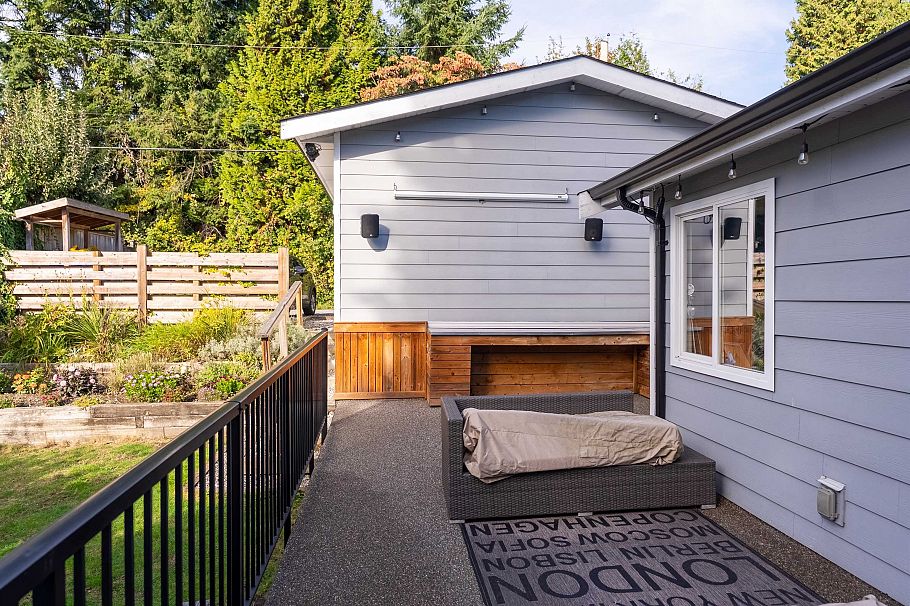 324 E 24th Street North Vancouver, BC - 33