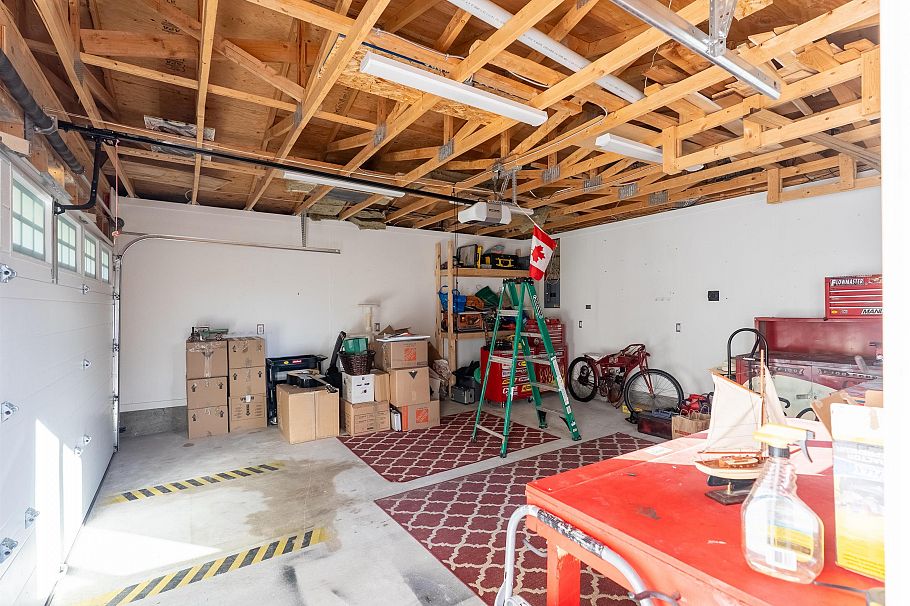 324 E 24th Street North Vancouver, BC - 35