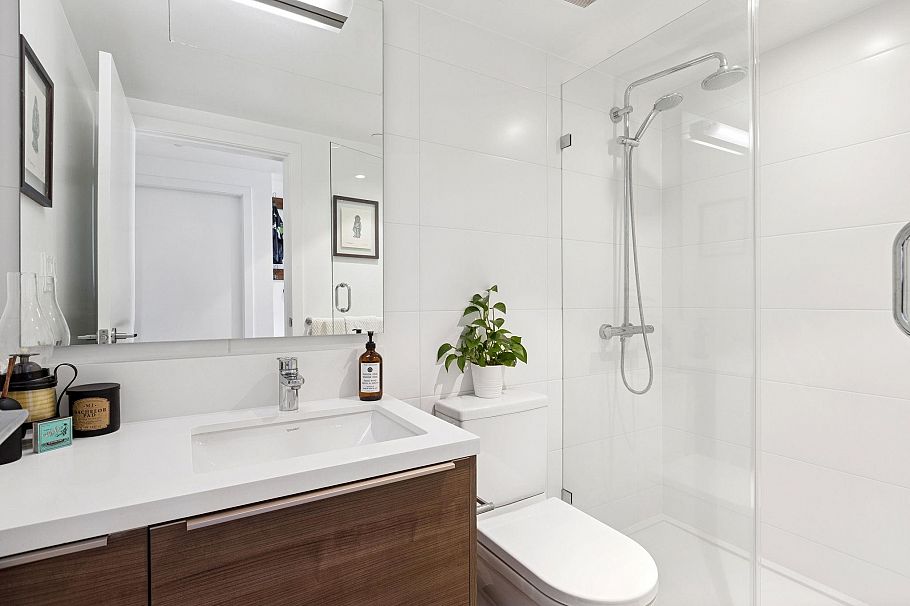 1702 1550 Fern Street North Vancouver, BC - 19