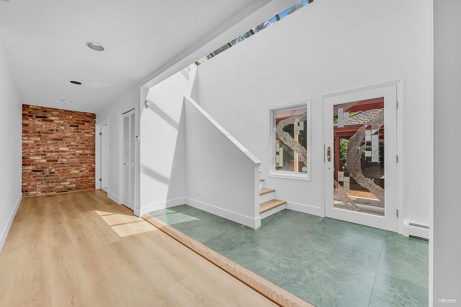 2901 Allan Road North Vancouver, BC - 8