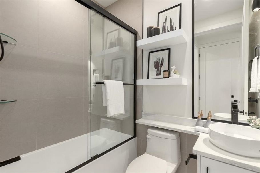 2 2658 Dundas Street Vancouver, BC - 25