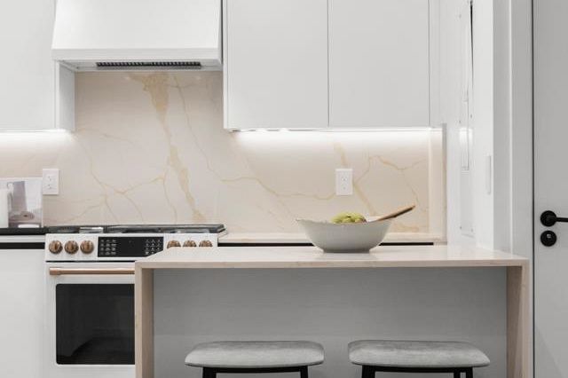 683 W 18th Avenue Vancouver, BC - 13