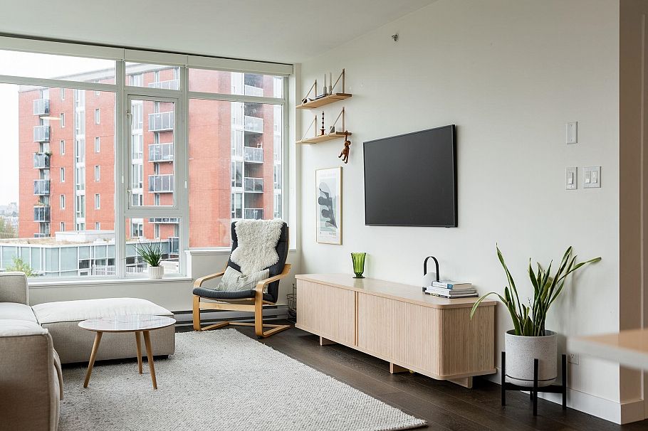 709 2321 Scotia Street Vancouver, BC - 4