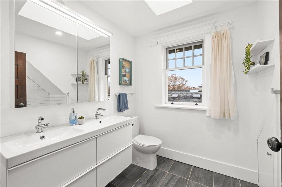 2029 Graveley Street Vancouver, BC - 27